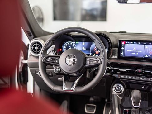 New 2026 Alfa Romeo Tonale w/ Quick Order Package 23H Volce AWD/4WD image 36
