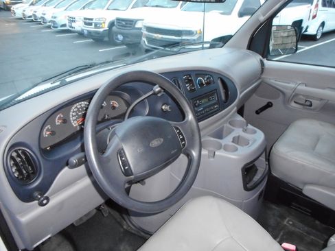 Used 2002 Ford E-350 and Econoline 350 XL image 16