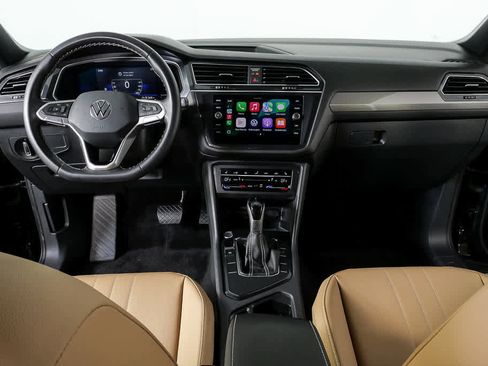 Certified 2023 Volkswagen Tiguan SE FWD image 20