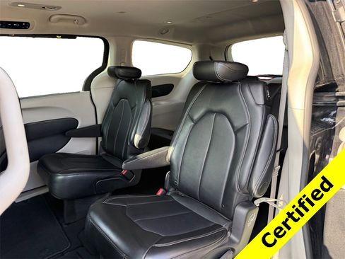 Certified 2024 Chrysler Pacifica Touring-L image 13