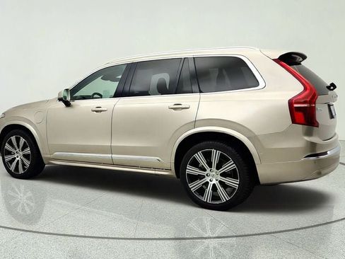 Used 2024 Volvo XC90 T8 Plus w/ Protection Package Premier AWD/4WD image 7