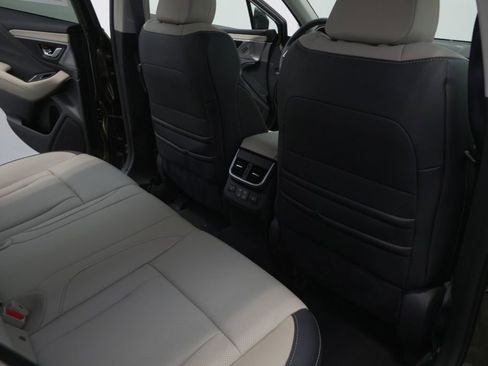 Used 2025 Subaru Outback Limited image 37