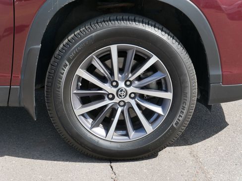Used 2019 Toyota Highlander XLE w/ Protection Package #3 AWD/4WD image 16