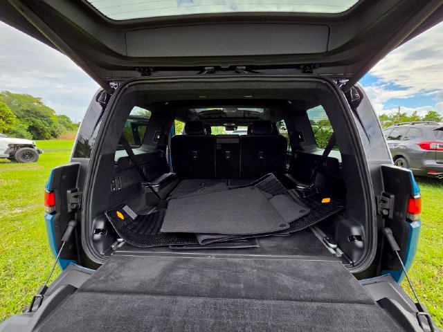 Used 2025 Rivian R1S Adventure Dual AWD/4WD image 22