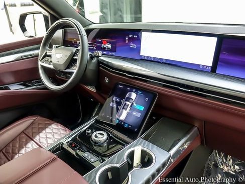 Certified 2026 Cadillac Escalade Sport w/ LPO, ONYX Package image 31