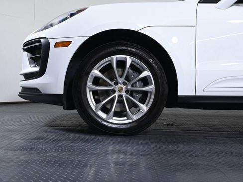 Certified 2022 Porsche Macan AWD/4WD image 28