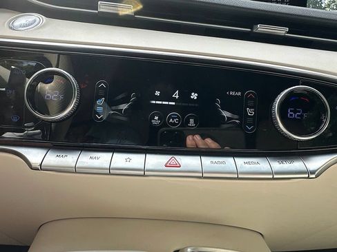 Used 2023 Genesis Electrified GV70 AWD/4WD image 17