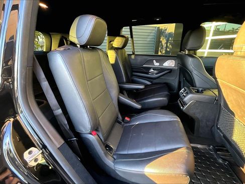 Used 2021 Mercedes-Benz GLS 450 4MATIC image 26