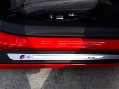 Used 2017 Audi R8 V10 image 40