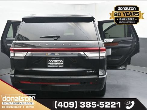 Used 2023 Lincoln Navigator Reserve AWD/4WD image 25