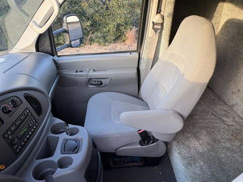Used 2006 Ford E-450 and Econoline 450 image 8