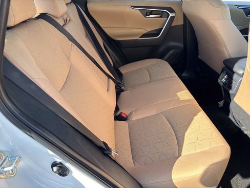 Used 2025 Toyota RAV4 XLE AWD/4WD image 41