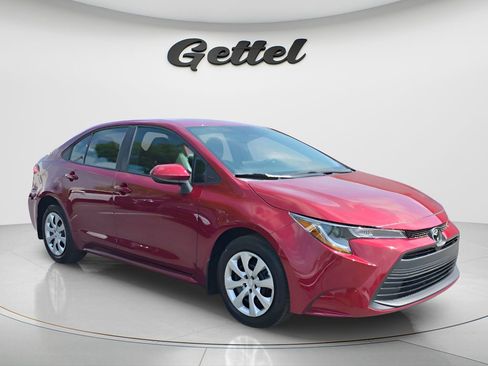 Used 2026 Toyota Corolla LE FWD image 3