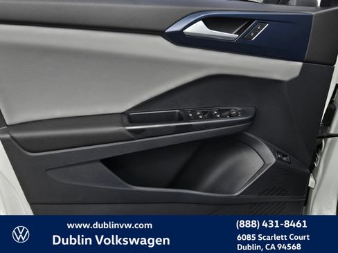 Certified 2023 Volkswagen Taos SE w/ Panoramic Sunroof Package FWD image 10