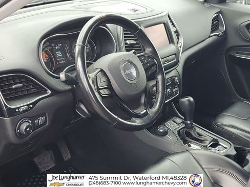 Used 2020 Jeep Cherokee Latitude Plus w/ Cold Weather Group AWD/4WD image 12