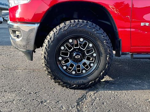 Used 2019 RAM 1500 Big Horn AWD/4WD image 8