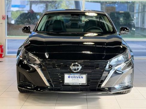 Used 2023 Nissan Altima 2.5 SL FWD image 2