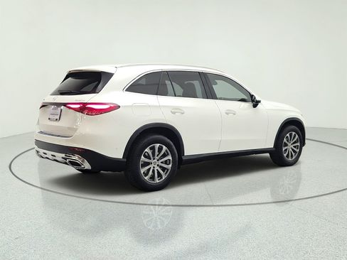 Used 2023 Mercedes-Benz GLC 300 4MATIC image 5