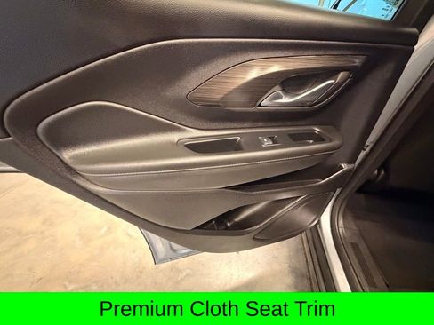 Used 2024 GMC Terrain SLE image 10