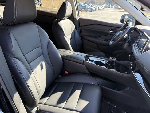 Used 2023 Nissan Rogue SL image 18