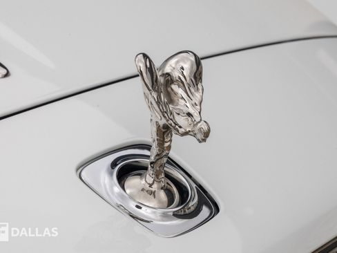 Used 2019 Rolls-Royce Dawn RWD image 18