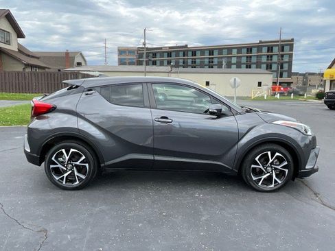 Used 2018 Toyota C-HR XLE FWD image 7