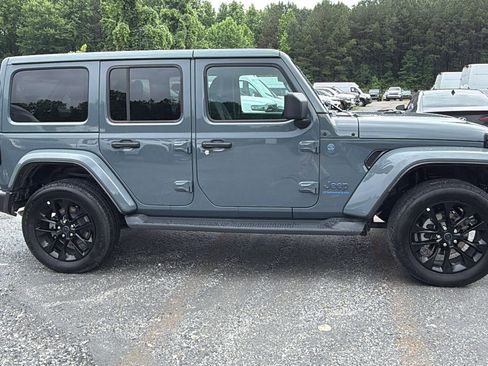 Used 2025 Jeep Wrangler Unlimited Sahara AWD/4WD image 7