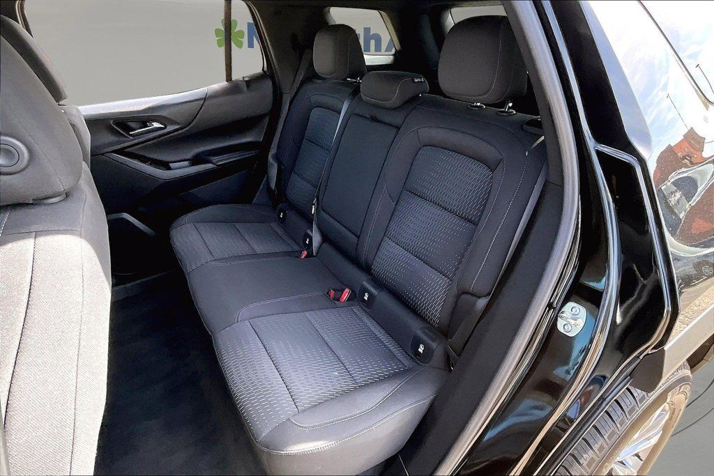 Used 2025 Chevrolet Equinox LT AWD/4WD image 25