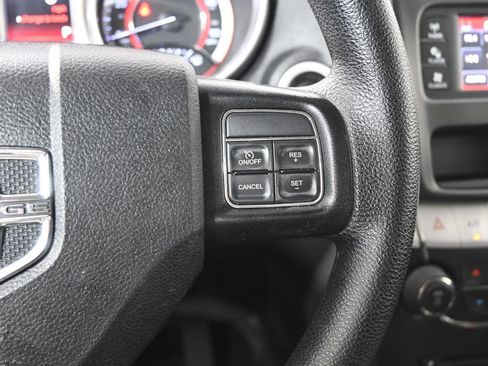 Used 2020 Dodge Journey SE w/ Blacktop Package FWD image 32