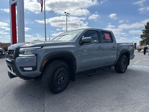 Certified 2025 Nissan Frontier PRO-4X image 3