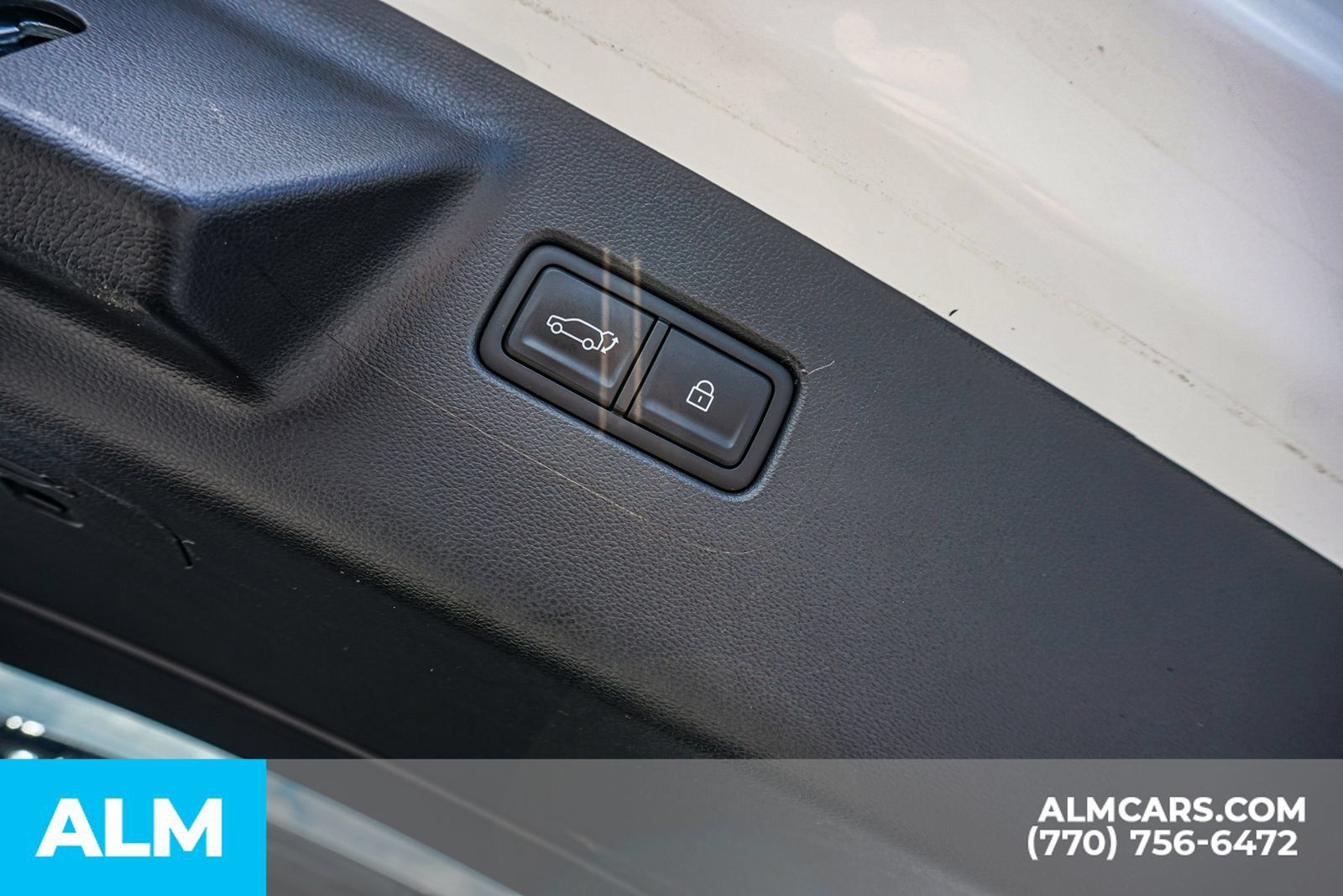 Used 2025 Hyundai Santa Fe SE FWD image 15