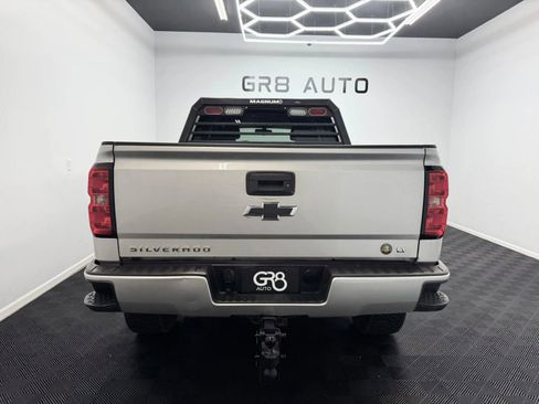 Used 2018 Chevrolet Silverado 1500 LT w/ All Star Edition image 6