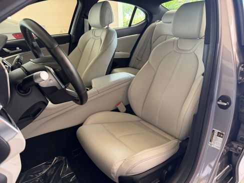 Used 2025 Genesis G70 2.5T AWD/4WD image 23