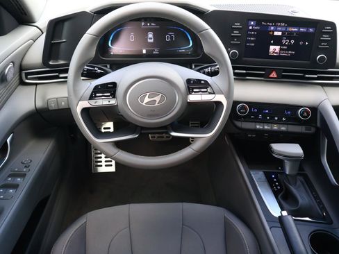 Used 2026 Hyundai Elantra Sport FWD image 9