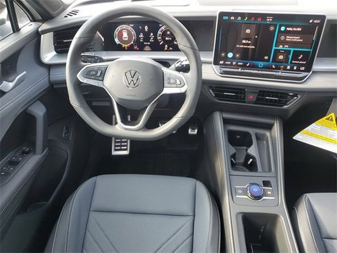 New 2026 Volkswagen Tiguan SE R-Line image 24