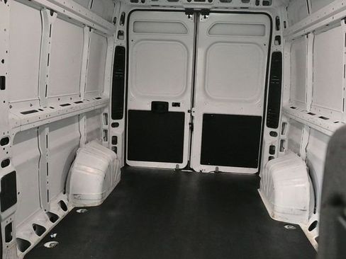 Used 2025 RAM ProMaster 2500 w/ Convenience Group FWD image 21