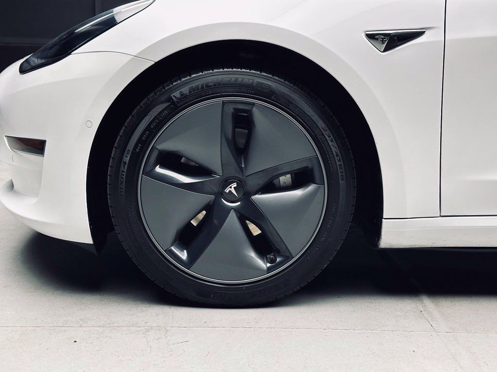 Used 2018 Tesla Model 3 Long Range RWD image 37