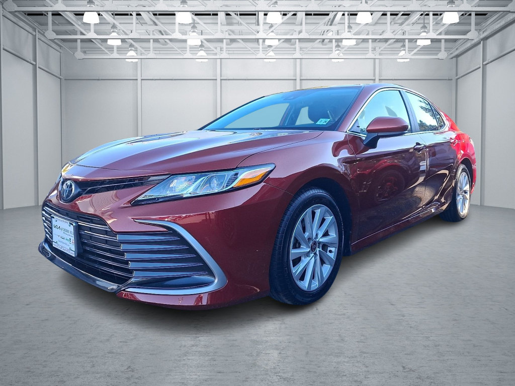 Used 2021 Toyota Camry LE AWD/4WD image 5