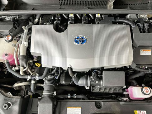 Used 2017 Toyota Prius Prime Plus FWD image 31