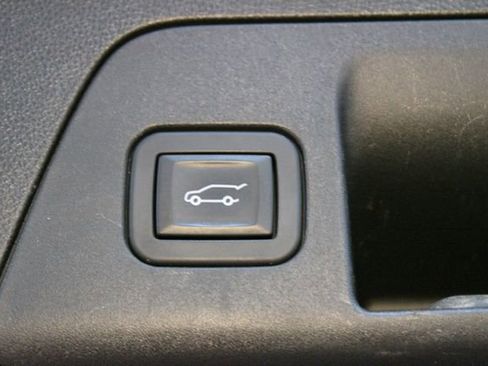 Used 2023 Buick Envision Avenir AWD/4WD image 18