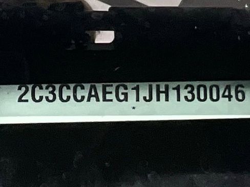 Used 2018 Chrysler 300 Limited image 29