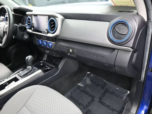 Used 2022 Toyota Tacoma SR5 RWD image 40
