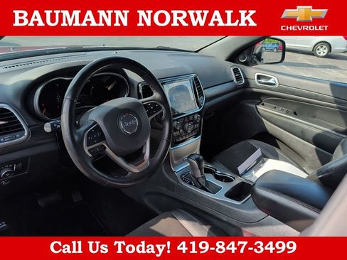 Used 2020 Jeep Grand Cherokee Altitude AWD/4WD image 12