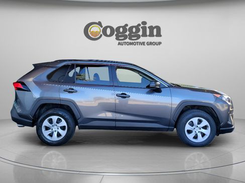 Used 2021 Toyota RAV4 LE image 6