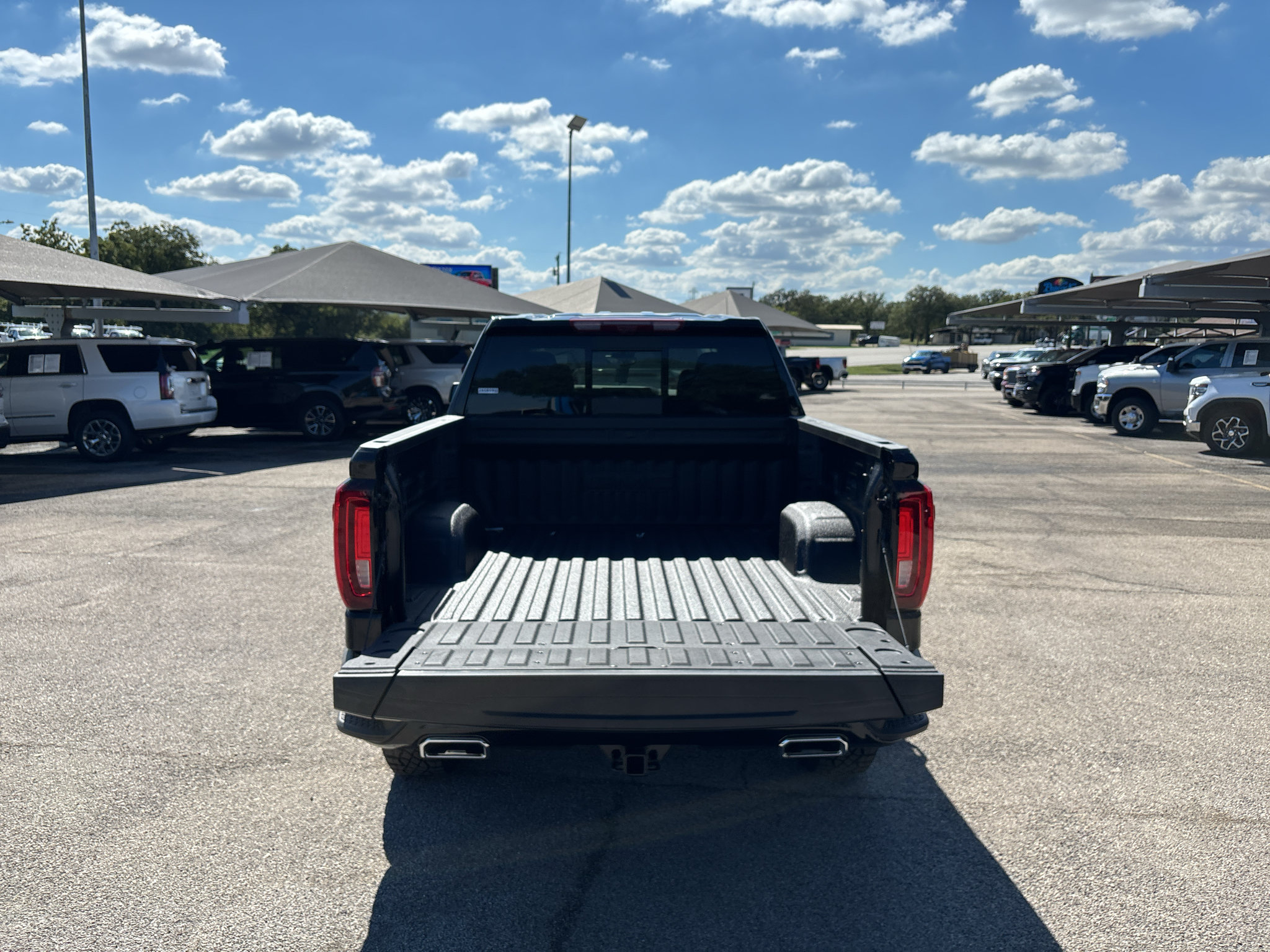 New 2026 GMC Sierra 1500 AT4 w/ AT4 Premium Package AWD/4WD image 7