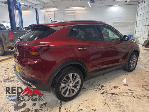 Used 2022 Buick Encore GX Essence w/ Experience Buick Package image 5