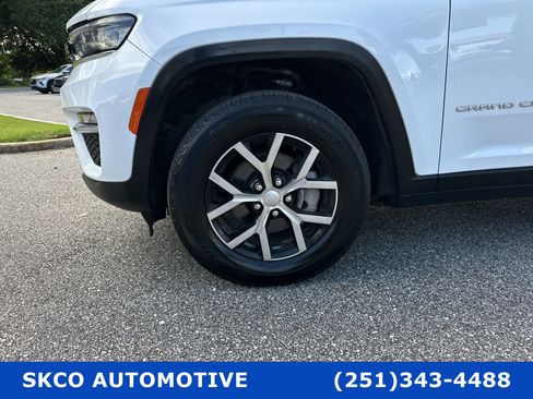 Used 2024 Jeep Grand Cherokee Limited image 9