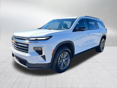 Used 2024 Chevrolet Traverse LT
