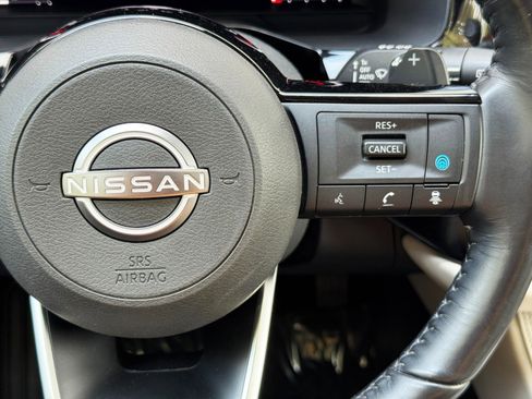 Used 2022 Nissan Pathfinder Platinum w/ Lighting Package (N93) FWD image 23