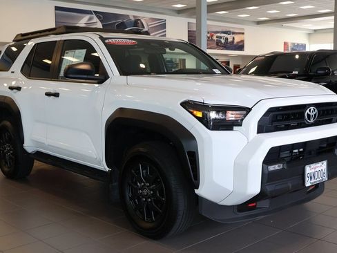 Used 2025 Toyota 4Runner SR5 AWD/4WD image 2